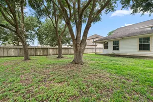 845 Clubside Dr, East Bernard, TX 77435 - Photo 25