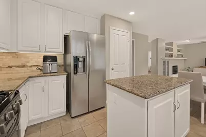 51 E Autumn Branch Circle, The Woodlands, TX 77382 - Photo 21