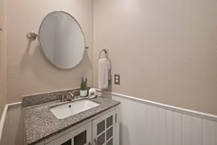 51 E Autumn Branch Cir, The Woodlands, TX 77382 - Photo 11