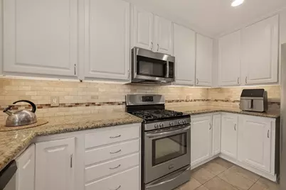 51 E Autumn Branch Circle, The Woodlands, TX 77382 - Photo 19