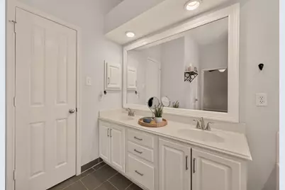 51 E Autumn Branch Circle, The Woodlands, TX 77382 - Photo 41
