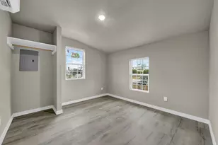 418 E 36th St, Houston, TX 77018 - Photo 5