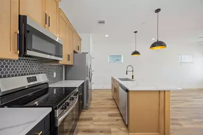 7911 Cora St #A/B, Houston, TX 77088 - Photo 5