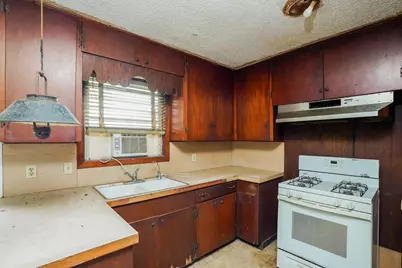 3411 Oleander Avenue, Texas City, TX 77590 - Photo 7