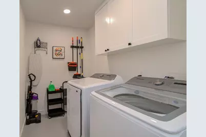 9219 Kempwood Drive, Houston, TX 77080 - Photo 31