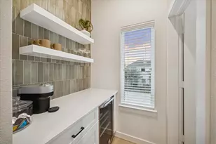 811 Thornton Rd, Houston, TX 77018 - Photo 13