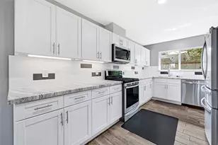 5234 Saxon Dr, Houston, TX 77092 - Photo 13