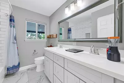5234 Saxon Drive, Houston, TX 77092 - Photo 19