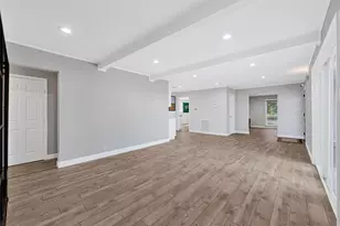 5234 Saxon Dr, Houston, TX 77092 - Photo 9