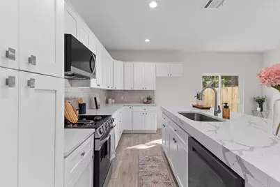 7814 Beckley Street, Houston, TX 77088 - Photo 9