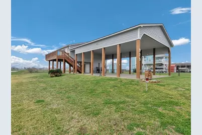 979 Sea Spray Drive, Crystal Beach, TX 77650 - Photo 3