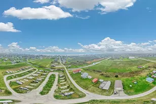 979 Sea Spray Dr, Crystal Beach, TX 77650 - Photo 25