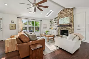 11403 Valley Spring Dr, Houston, TX 77043 - Photo 3