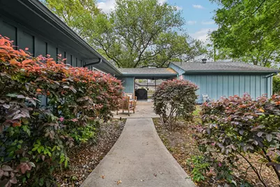 11403 Valley Spring Drive, Houston, TX 77043 - Photo 35