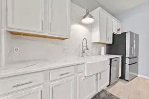 709 N Bayshore Dr, La Porte, TX 77571 - Photo 11