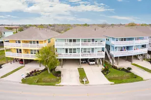 709 N Bayshore Dr, La Porte, TX 77571 - Photo 1