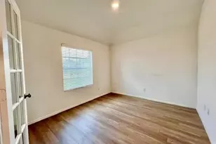 7419 Hillside Ave, Mont Belvieu, TX 77523 - Photo 5