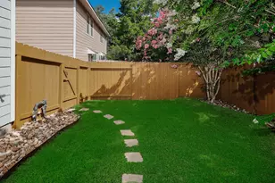 11 Scenic Brook Ct, The Woodlands, TX 77382 - Photo 5