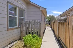 8614 W Highlands Crossing, Highlands, TX 77562 - Photo 39