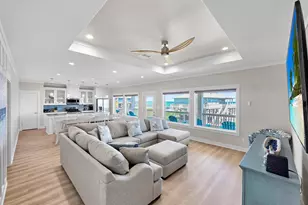 1215 Gulf Rd, Crystal Beach, TX 77650 - Photo 9