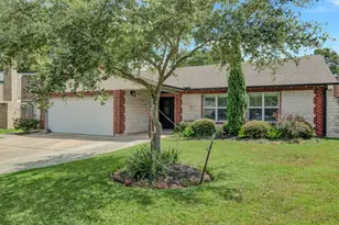 831 Bradwell Dr, Houston, TX 77062 - Photo 3