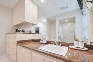 3 River Hollow Ln, Houston, TX 77027 - Photo 29