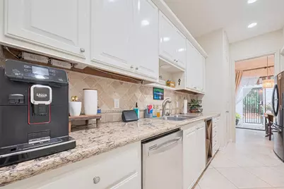 3 River Hollow Lane, Houston, TX 77027 - Photo 13