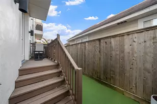 1107 W 16th St, Houston, TX 77008 - Photo 5