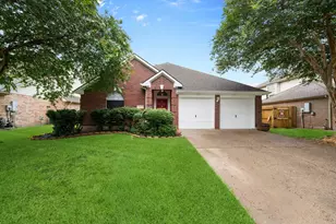 10847 Spruce Dr S, La Porte, TX 77571 - Photo 1