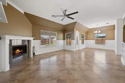10847 Spruce Drive S, La Porte, TX 77571 - Photo 9