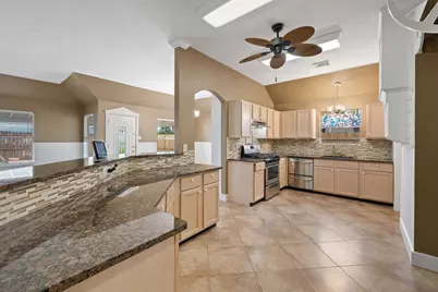 10847 Spruce Drive S, La Porte, TX 77571 - Photo 11