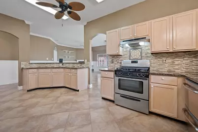 10847 Spruce Drive S, La Porte, TX 77571 - Photo 13