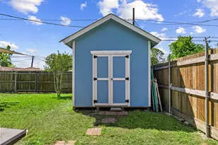 5874 Beldart St, Houston, TX 77033 - Photo 21