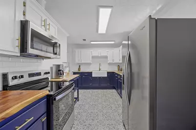 5874 Beldart Street, Houston, TX 77033 - Photo 11