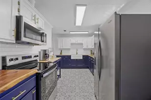 5874 Beldart St, Houston, TX 77033 - Photo 11