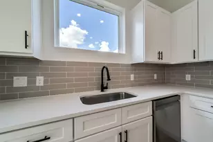 4430 Edmund St, Houston, TX 77020 - Photo 11