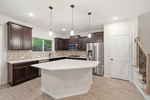 8663 Cedardale Park Dr, Houston, TX 77063 - Photo 13