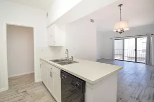 2475 Underwood St, Houston, TX 77030 - Photo 3