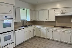 903 S Dula St, Alvin, TX 77511 - Photo 5