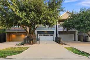 828 W 26th St, Houston, TX 77008 - Photo 1