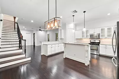 828 W 26th Street, Houston, TX 77008 - Photo 11