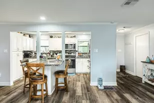 131 Bastrop Bayou Dr, Angleton, TX 77515 - Photo 11