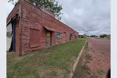204 E Bryan Avenue, Electra, TX 76360 - Photo 13