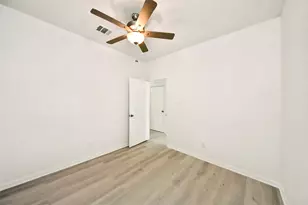 4615 Collingsworth St, Houston, TX 77026 - Photo 27