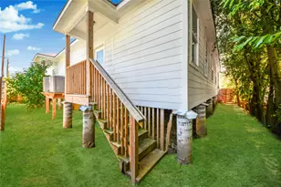 4615 Collingsworth St, Houston, TX 77026 - Photo 3