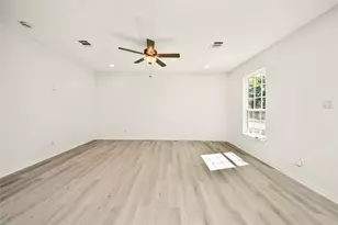 4615 Collingsworth St, Houston, TX 77026 - Photo 33
