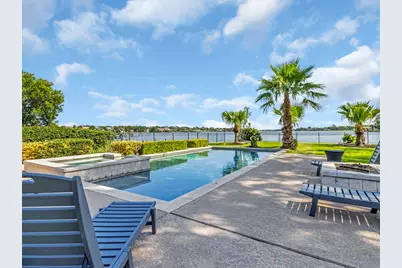 217 Lakeshore Circle, Seabrook, TX 77586 - Photo 11