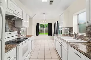 135 Kellyn Oaks Dr, Conroe, TX 77306 - Photo 13