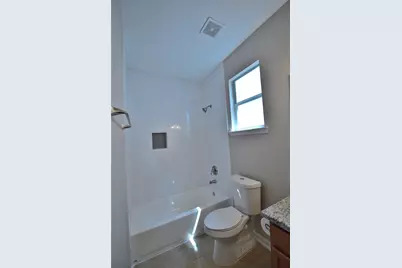 10819 Shannon Mills Lane, Houston, TX 77075 - Photo 11