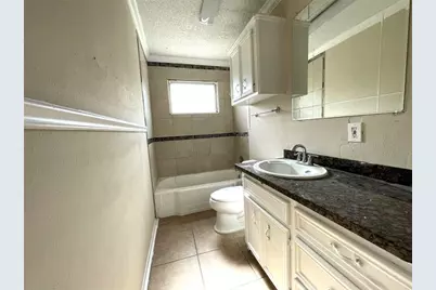 4822 Meadow Park Drive, Houston, TX 77048 - Photo 13